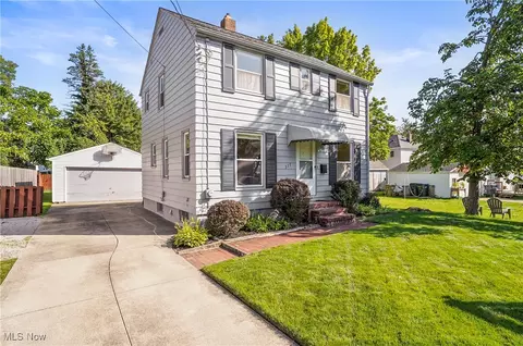 317 Firwood Rd, Cuyahoga Falls, OH 44221