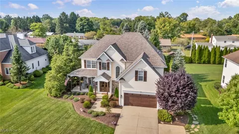 3170 Laura Ln, Westlake, OH 44145