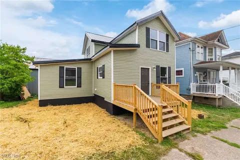 22 S 8th St, Martins Ferry, OH 43935