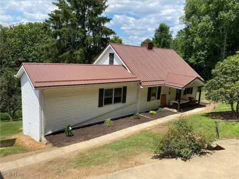 360 Bradys Ridge Rd, Wellsburg, WV 26070