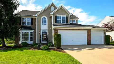 2784 Pinegate Dr, Norton, OH 44203