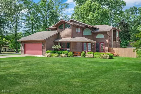 30090 Persimmon Dr, Westlake, OH 44145
