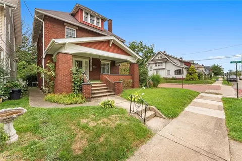 525 Broad Ave NW, Canton, OH 44708 photo 3
