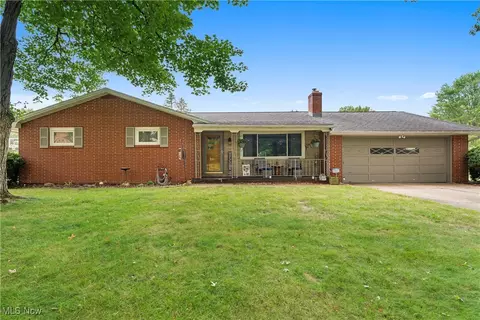 1032 49th St NW, Canton, OH 44709