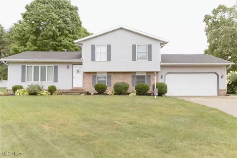 11868 Patroon Cir NW, Canal Fulton, OH 44614