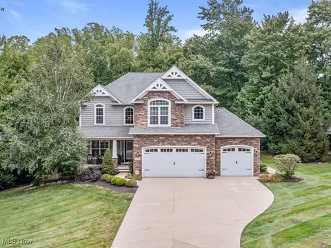 12071 Summerwood Dr, Concord, OH 44077