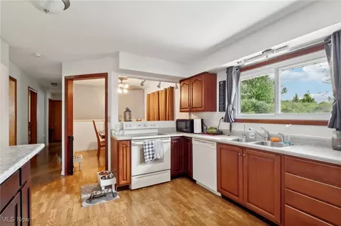 Kitchen - 4696 Knickerbocker Cir, Ashtabula, OH 44004 photo 1 of 3