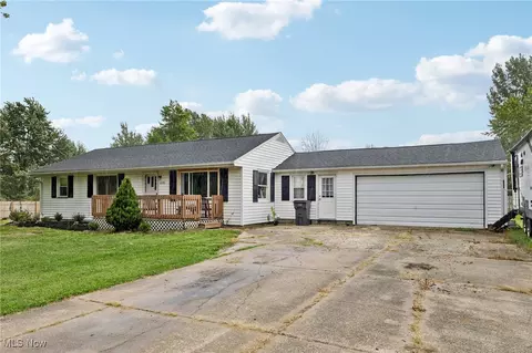 Exterior - 4696 Knickerbocker Cir, Ashtabula, OH 44004 photo 2 of 6