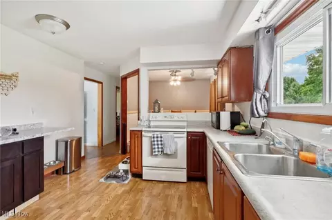Kitchen - 4696 Knickerbocker Cir, Ashtabula, OH 44004 photo 3 of 3