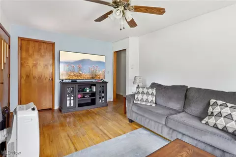 Living - 4696 Knickerbocker Cir, Ashtabula, OH 44004 photo 3 of 3