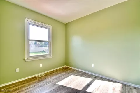 Bedroom - 4820 Forest Rd, Mentor, OH 44060 photo 7 of 8