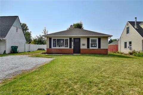 Exterior - 4820 Forest Rd, Mentor, OH 44060 photo 2 of 7