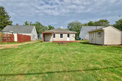 Exterior - 4820 Forest Rd, Mentor, OH 44060 photo 6 of 7