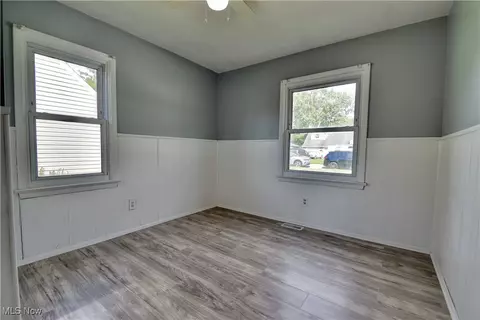 Bedroom - 4820 Forest Rd, Mentor, OH 44060 photo 3 of 8