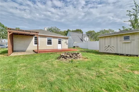 Exterior - 4820 Forest Rd, Mentor, OH 44060 photo 7 of 7