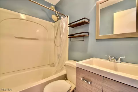 Bath - 4820 Forest Rd, Mentor, OH 44060 photo 1 of 1