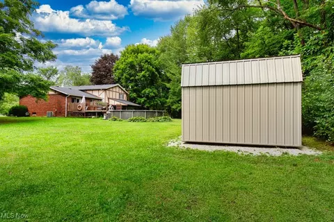210 Heritage Dr, Beloit, OH 44609 photo 10