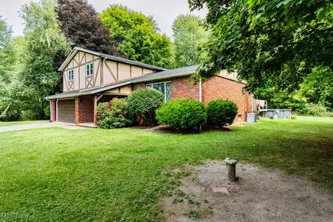 210 Heritage Dr, Beloit, OH 44609 photo 5