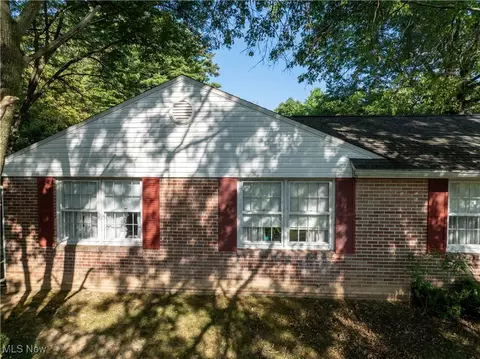 1221 E 3rd St, Dover, OH 44622 photo 7