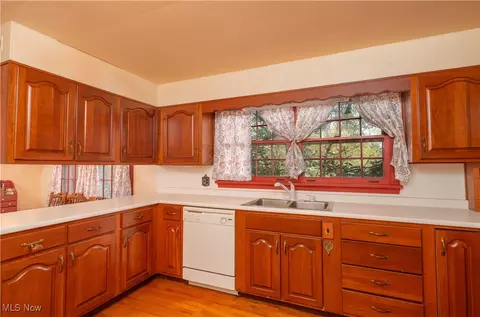 1221 E 3rd St, Dover, OH 44622 photo 12