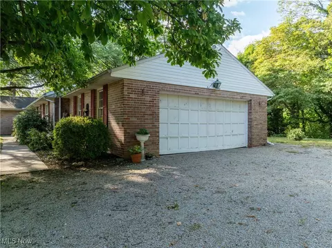 1221 E 3rd St, Dover, OH 44622 photo 6