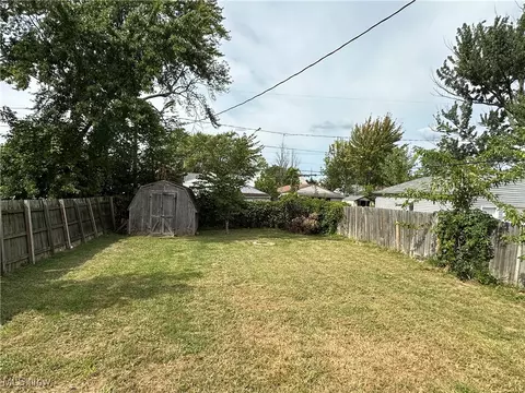 127 Warren Ave, Elyria, OH 44035 photo 9