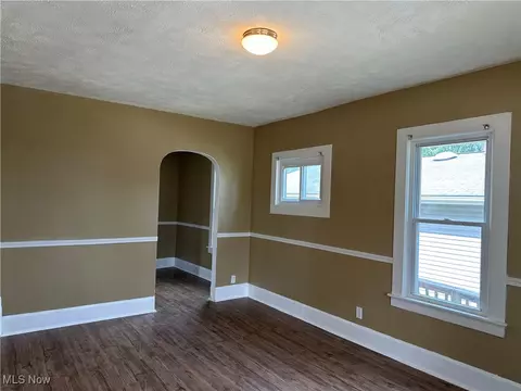 127 Warren Ave, Elyria, OH 44035 photo 3