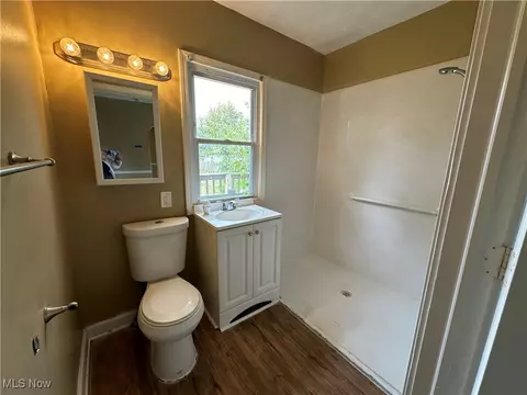 127 Warren Ave, Elyria, OH 44035 photo 8