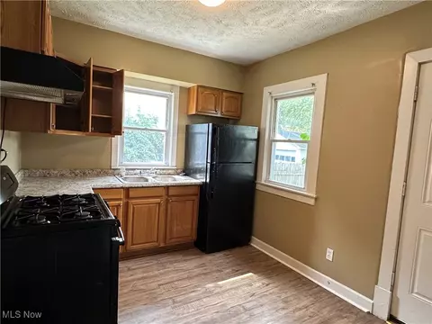 127 Warren Ave, Elyria, OH 44035 photo 7