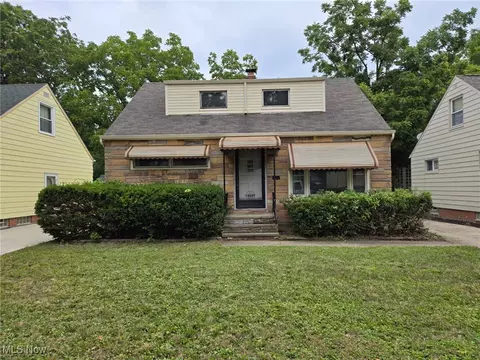 13609 Oak Park Blvd, Garfield Heights, OH 44125
