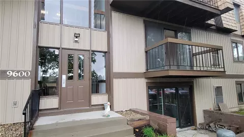 9600 Cove Dr #B6, North Royalton, OH 44133