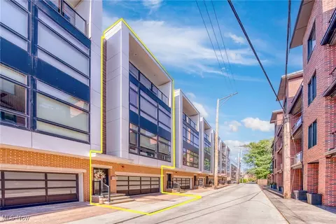 3112 Vine Ct, Cleveland, OH 44113