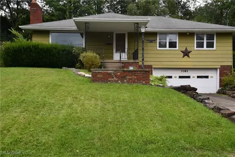 3781 Baymar Dr, Youngstown, OH 44511
