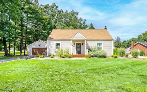 405 N Middle St, Columbiana, OH 44408