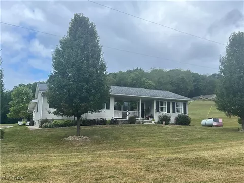 1515 Johnstown Rd NE, Dover, OH 44622