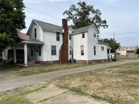 633 Parrish St, Uhrichsville, OH 44683