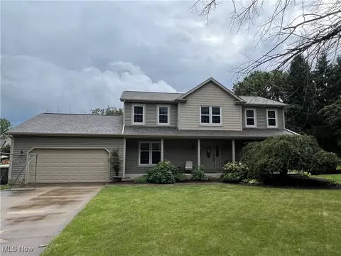 1140 Longbranch Dr NE, Canton, OH 44714