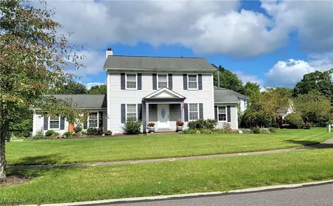 1255 Surfside Cir, Aurora, OH 44202
