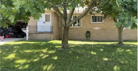 7551 Vista Dr, Parma, OH 44134