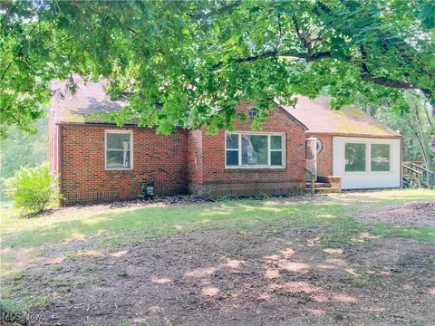 2928 Hickory St, Clinton, OH 44216