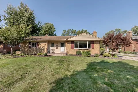 1848 Bremerton Rd, Lyndhurst, OH 44124