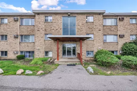 5200 Royalton Rd #6A, North Royalton, OH 44133