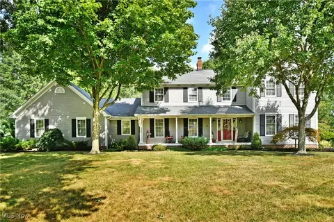 115 Queens Ln, Canfield, OH 44406
