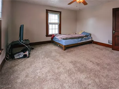 Bedroom - 206 Center St, Struthers, OH 44471 photo 2 of 3