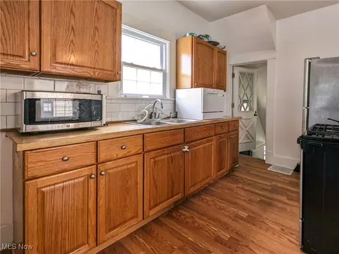 Kitchen - 206 Center St, Struthers, OH 44471 photo 1 of 1