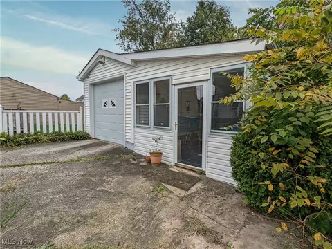Exterior - 206 Center St, Struthers, OH 44471 photo 6 of 6