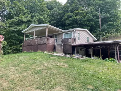 70910 Zavislak Dr, Martins Ferry, OH 43935