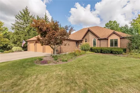 19940 Echo Dr, Strongsville, OH 44149
