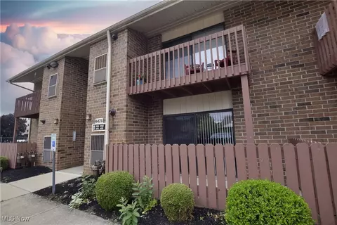 6475 Princeton Ct, Parma Heights, OH 44130