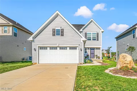 2120 Canterbury Dr, Willoughby, OH 44094